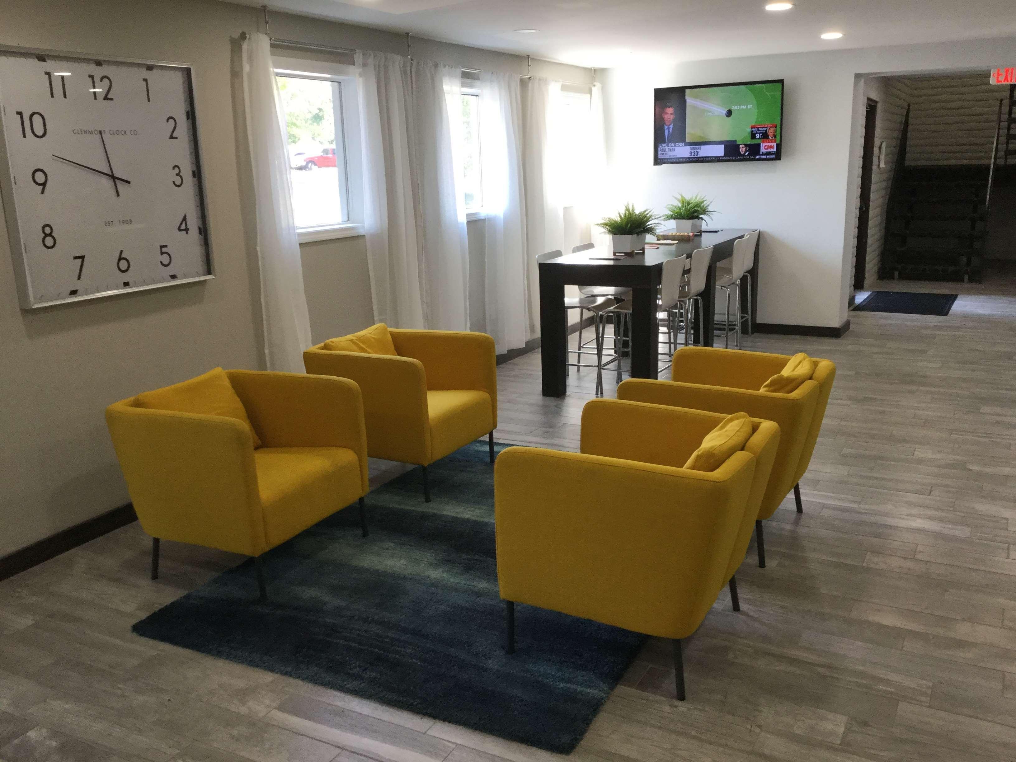 Days Inn & Suites By Wyndham Cincinnati North Springdale Εξωτερικό φωτογραφία
