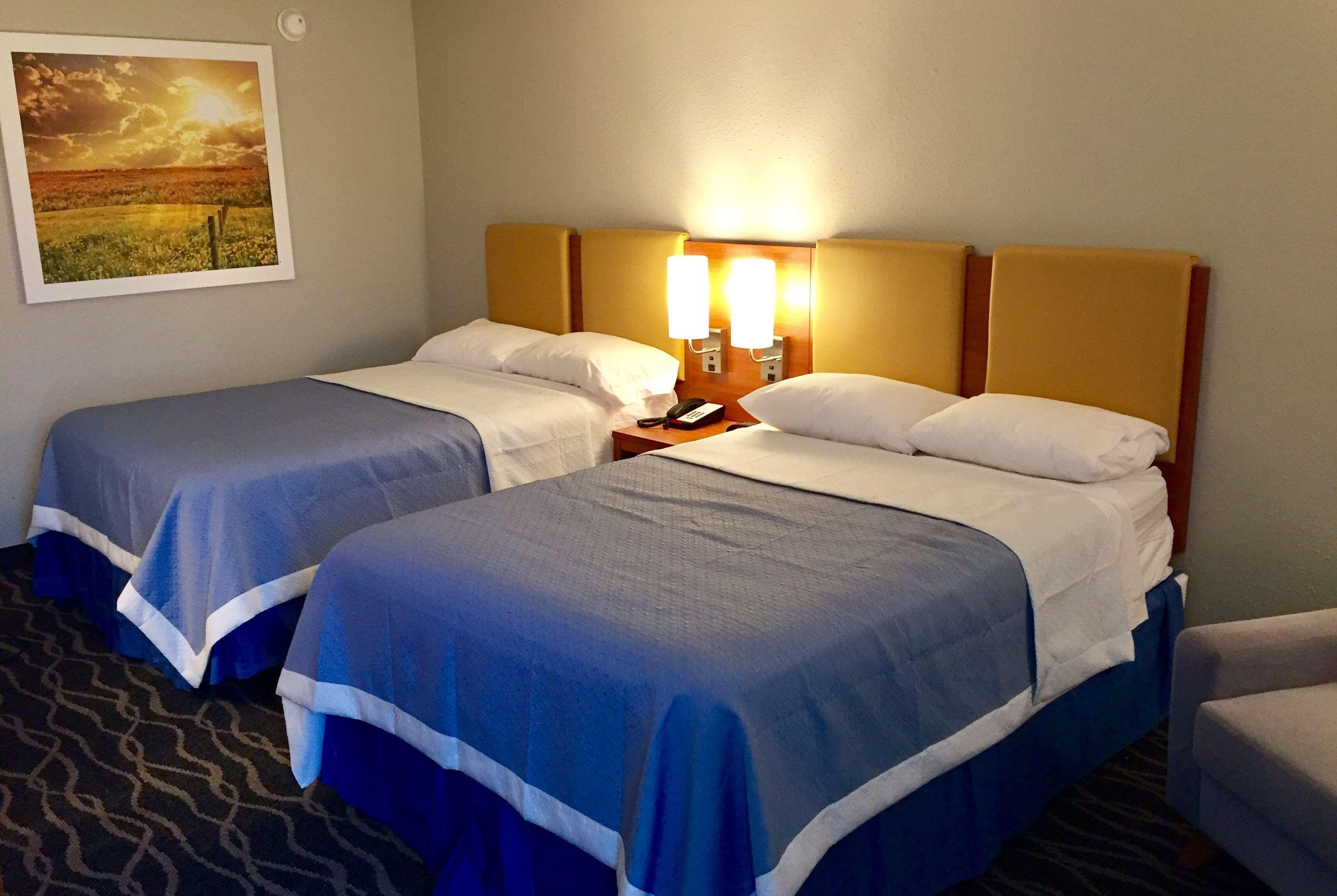 Days Inn & Suites By Wyndham Cincinnati North Springdale Εξωτερικό φωτογραφία
