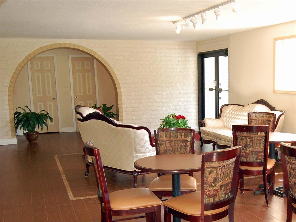Days Inn & Suites By Wyndham Cincinnati North Springdale Εξωτερικό φωτογραφία