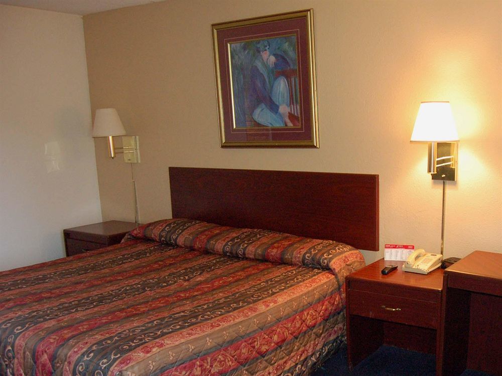 Days Inn & Suites By Wyndham Cincinnati North Springdale Εξωτερικό φωτογραφία