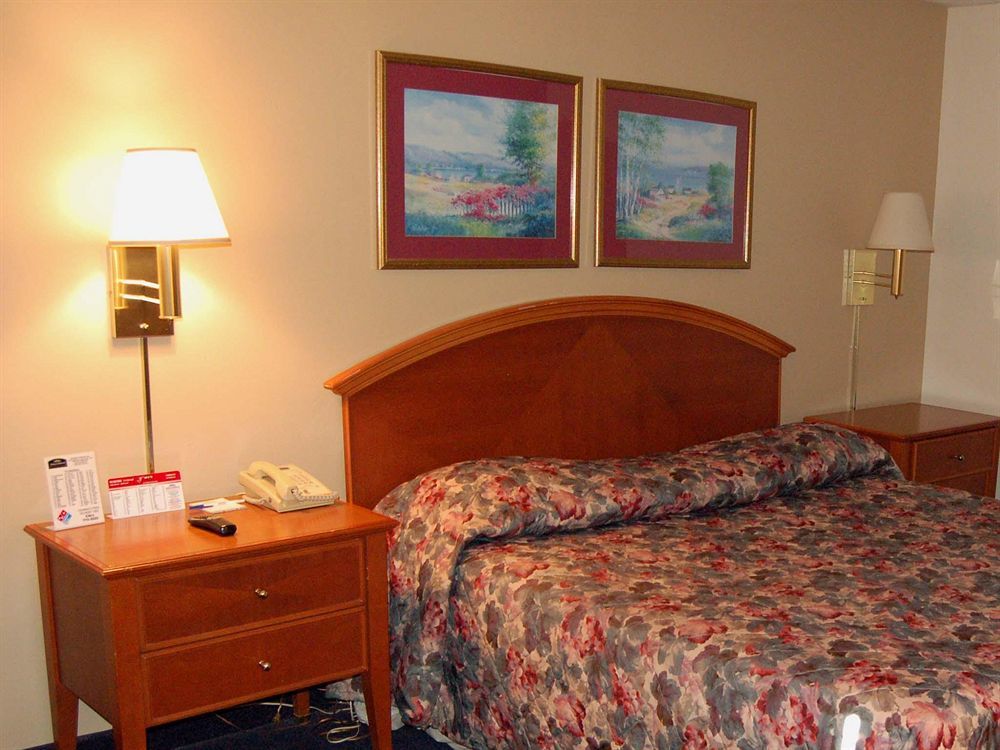Days Inn & Suites By Wyndham Cincinnati North Springdale Εξωτερικό φωτογραφία