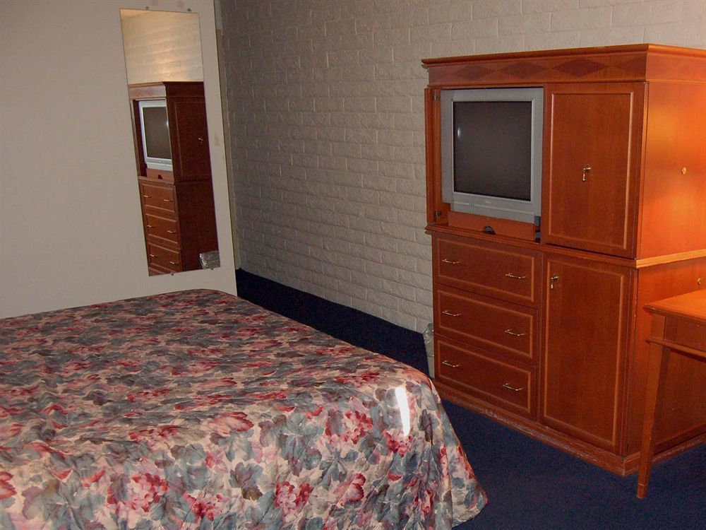 Days Inn & Suites By Wyndham Cincinnati North Springdale Εξωτερικό φωτογραφία