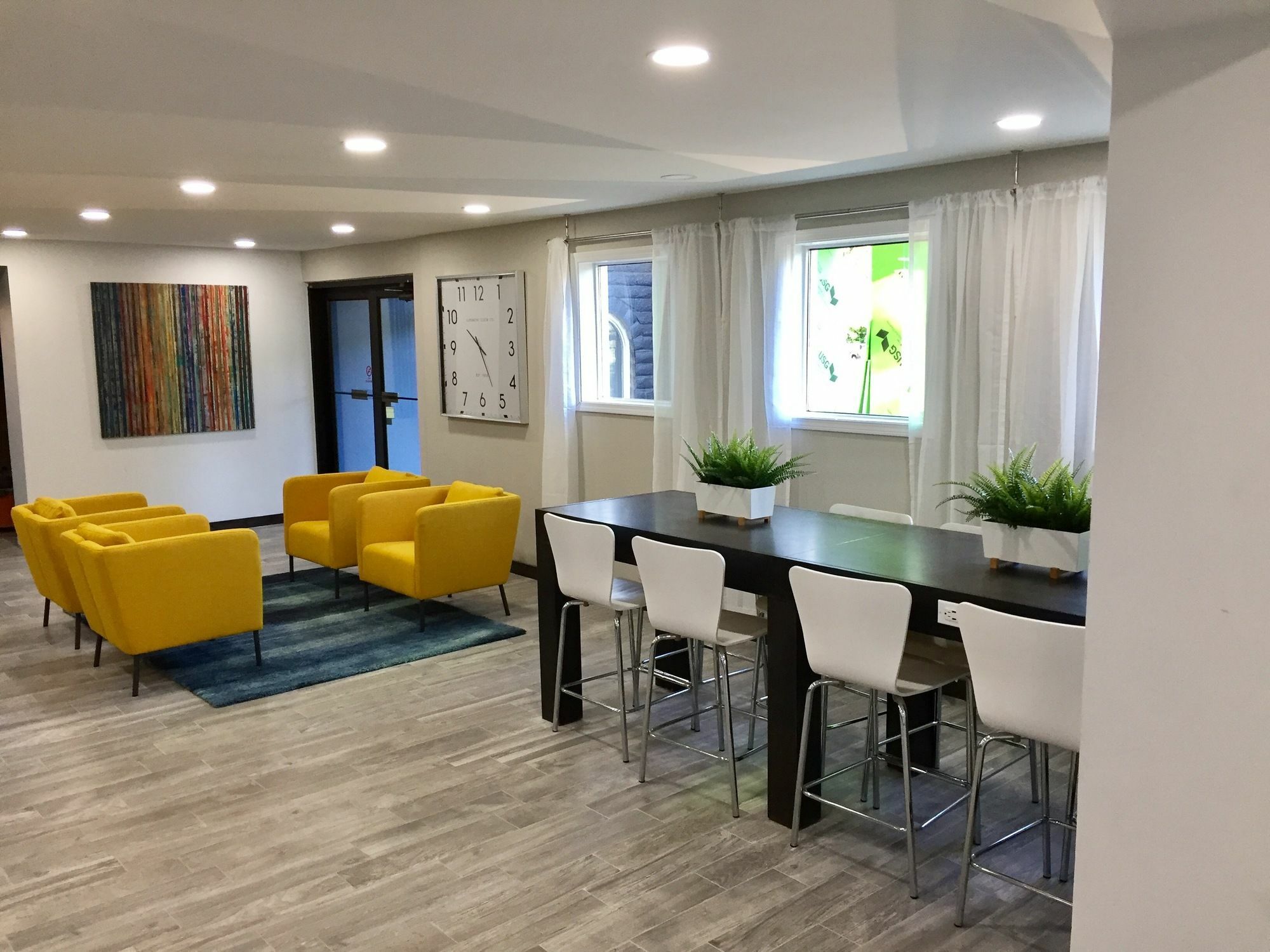 Days Inn & Suites By Wyndham Cincinnati North Springdale Εξωτερικό φωτογραφία
