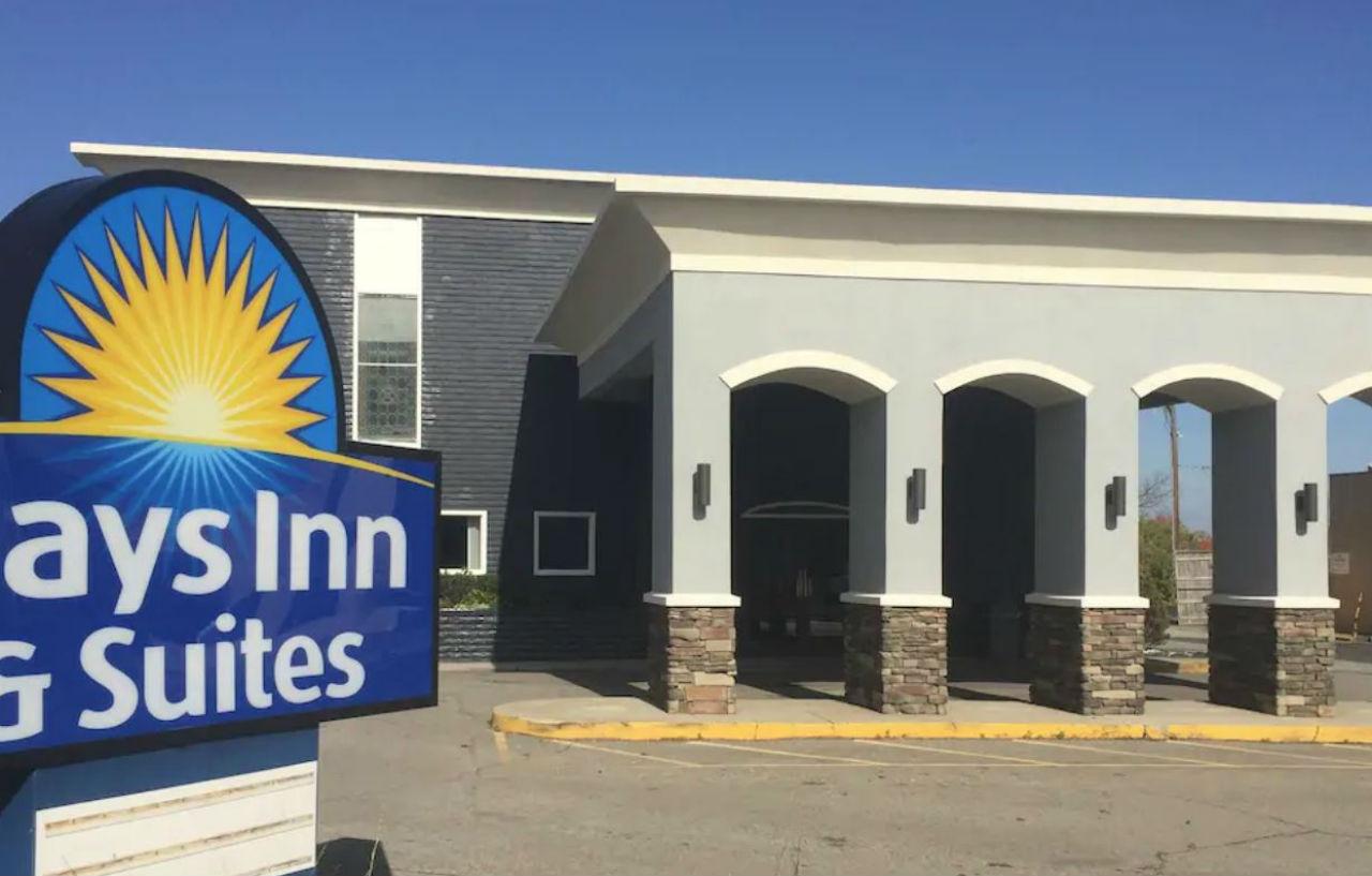 Days Inn & Suites By Wyndham Cincinnati North Springdale Εξωτερικό φωτογραφία
